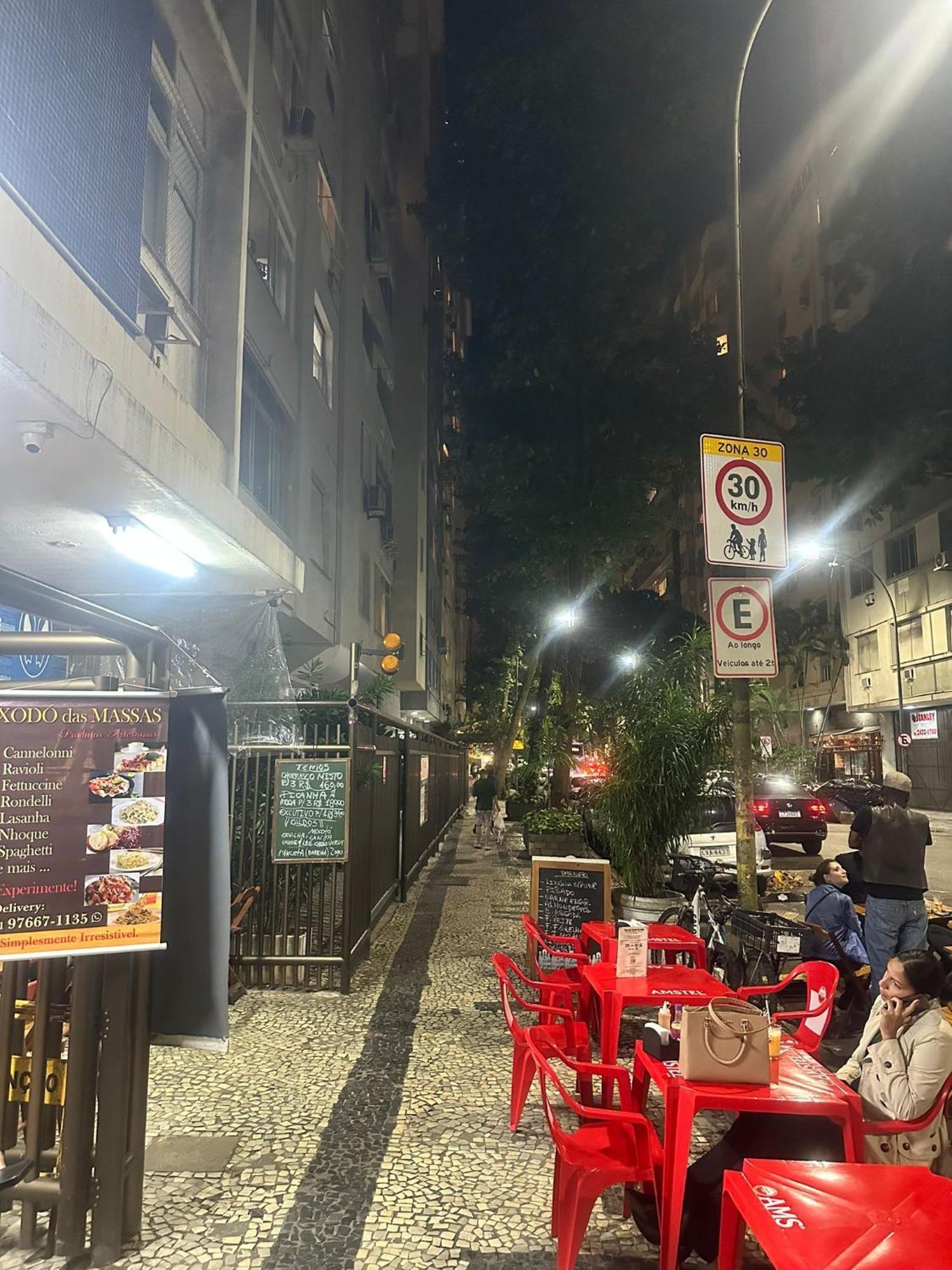 Copacabana / Lema, A Uma Quadra Da Praia ريو دي جانيرو المظهر الخارجي الصورة